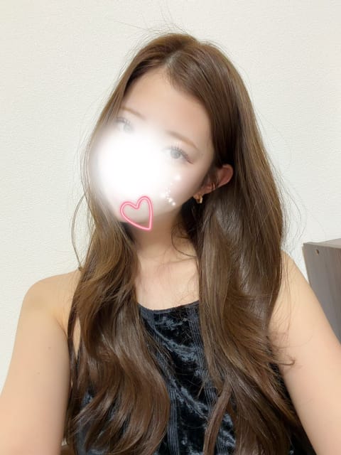 新橋で待ってます💕

お誘いください〜🥺💕