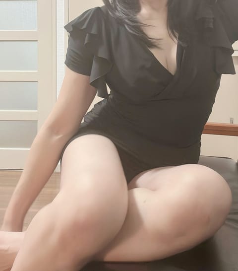 こんにちは😃

風が少し冷たいけど晴天

本日2 日（木）19-3出勤致します❣️

本指様ご予約ありがとうございます❣