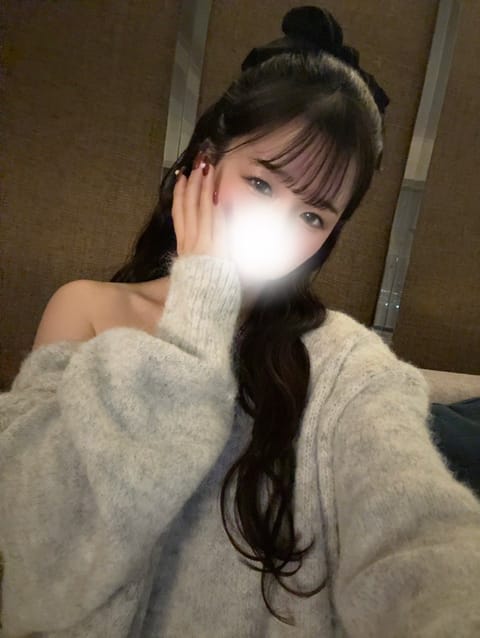 梅雨！！！！☔️🐸
って感じの天気だけど

めちゃくちゃ久しぶりの昼出勤楽しみすぎて、昨日は2時まで寝れませんでした😇笑