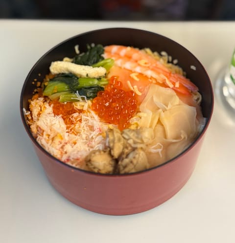 本日3/21(土)〜3/22(日)の2日間広島遠征です🙆‍♀️✨
久々の駅弁🤭💕

今週は移動の多いハードスケジュールᝰ