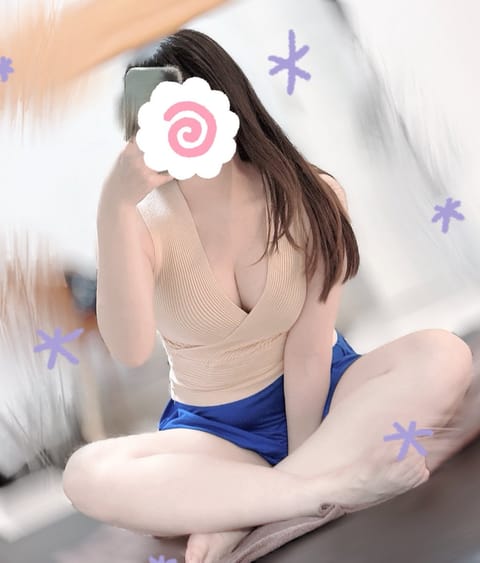 こんにちは小林です🔅🔆
なんと過ごしやすい天気！！！感動！！
お散歩日和です😳
と思ったら池袋人通り少なめかな、、？
外