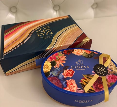 昨日も3名さまで完売♡🈵
チョコもありがとう♡

今日はこのあと
19:00~23:45🈵
24:00~ラスト1枠♡