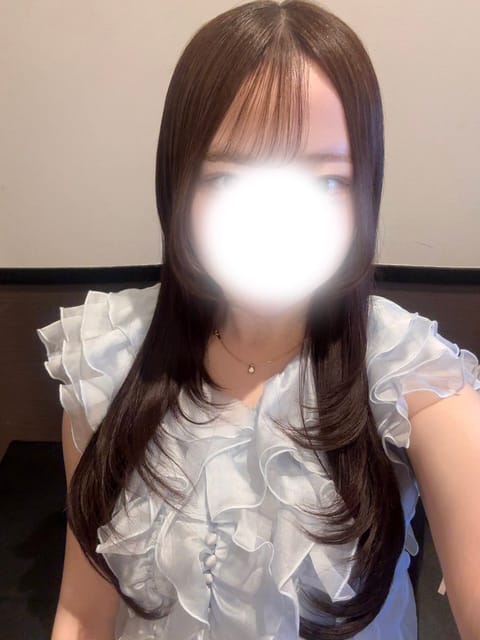 今日はいつもと違う巻き方してみたよ♡
10-13日は都内のお店に出勤してるので来れるかもな方いたらdmくれるとうれしいで