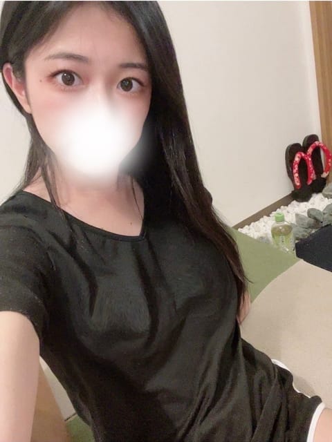 最近出勤のお問い合わせが多くてとっても嬉しいです✨
明日予定が空いたので急遽出勤にさせていただきました🙌
短い時間になっ