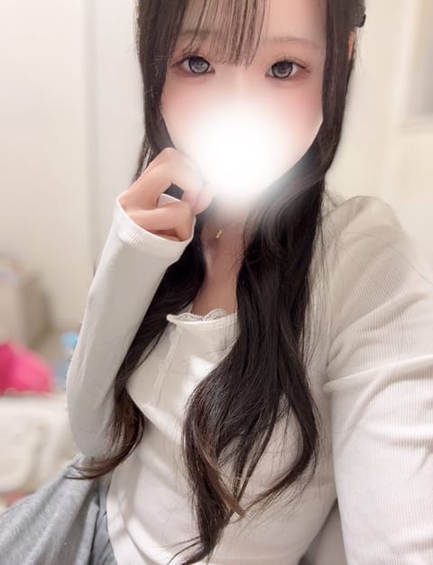 布団からこんばんは！！の写真
載せようと思ったけど全然盛れなかった
から起きました(  ･᷄-･᷅ )💧

既にご予約あ