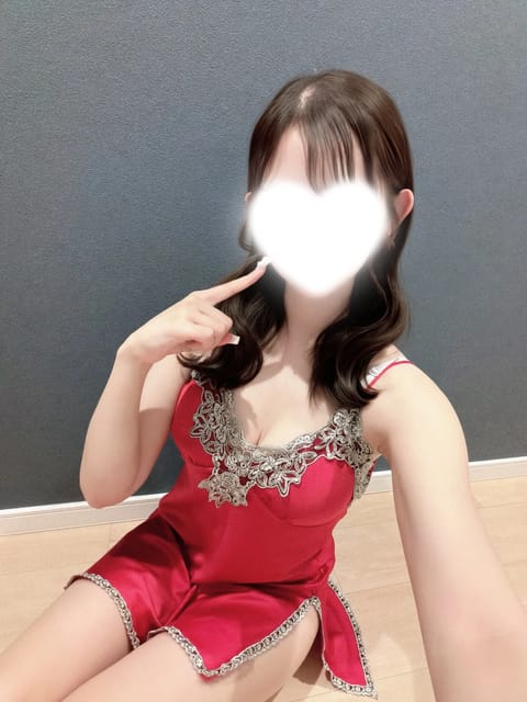 はじめまして、せなです🩵

本日入店しました✨️
よろしくお願いします🍒

初出勤は【～翌3時】でお部屋います😉💕