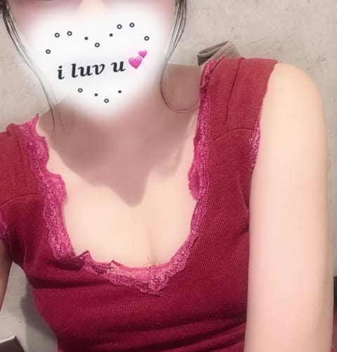 こんばんは🧸岸本です🎀

先週は、海外のとある国に
ひとり旅してきました。
教育水準の高さや経済力に驚きの連続👀

知ら