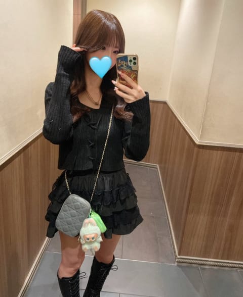 本日急遽23：00〜5：00で出勤することにしました😆🩷

雨で足元悪いけど、お部屋でもなが待ってるよ🥺💕

気をつけて