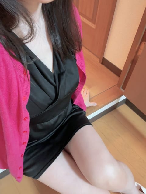 こんにちは
ご予約ありがとうございます🙇
本日受付終わりです♥️
明日も短い時間ですが…居ますよ〜

🕊️☘️🕊️☘️🕊