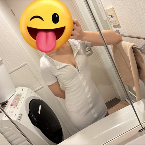 こんにちは✨
里美れんです♪

三連休最終日ですね
明日からお仕事の方多いと思いますが
癒されに来ませんか?

11/2