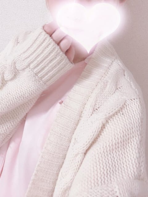 本日出勤してます‼️今年も残りわずかですがぜひ会いに来てくれたら嬉しいです🎄出張も呼んでください😊