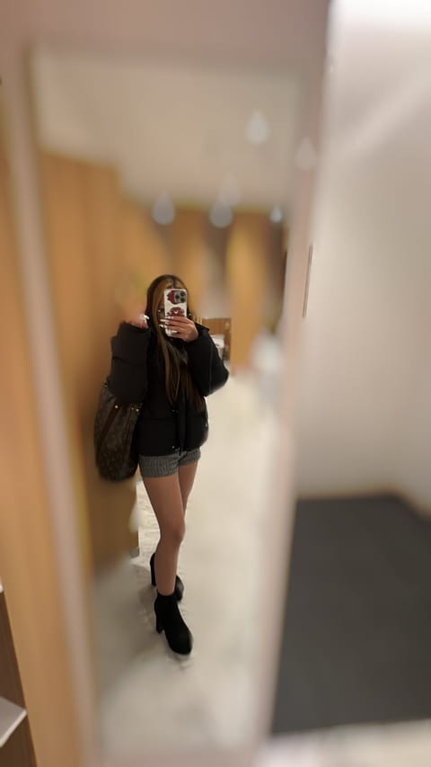 本日(10月28日･火)22時~1時30まで居ます💗

お時間合うお兄様是非お待ちしてます🌟💁‍♀️