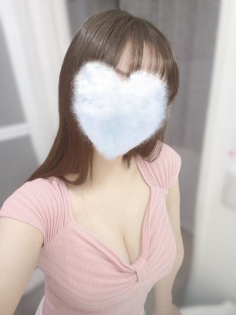 Creamy+に入店した地元セラピストの花です🌼💖講習が終わって早速14日(土)⏰12時~18時初出勤します꒰ ྀི ∩