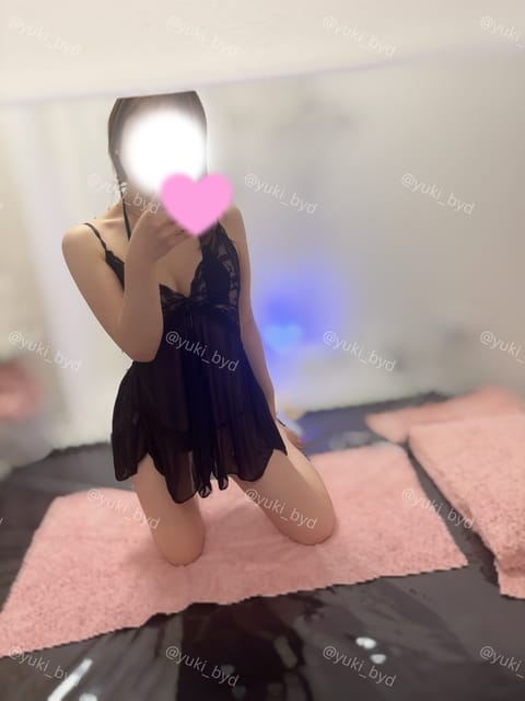 我慢してる顔、嫌いじゃないよ🤭💕