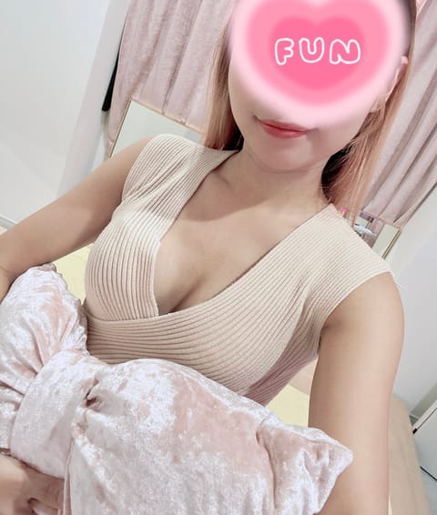 本日もお昼出勤♪

昨日は県外のお客様Dayでした！
この時期の沖縄も過ごしやすくて良いですね☺️

お時間合う方お待ち