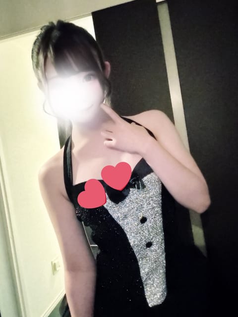 涼しいお部屋でとろとろご褒美いかがですか❔

7月も一緒にとろけようね💕