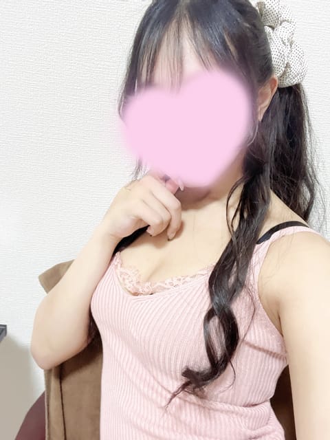 お久しぶりだよー！！😭
最近雨ばっかりで片頭痛がひどいひなです😭
本日秋葉原ルームにて20時からおります！
雨ばっかりだ