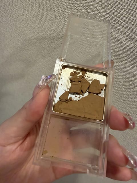 本日もお待ちしています🦋

スタートからありがとうございます🎵

女の子あるある超萎える現象💔
ポーチも粉まみれで悲劇で