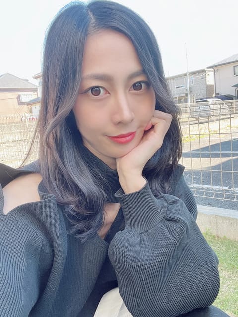 前髪伸びてきたなー
切るか、伸ばすか悩む😕
どっちがお好きですか？🩷