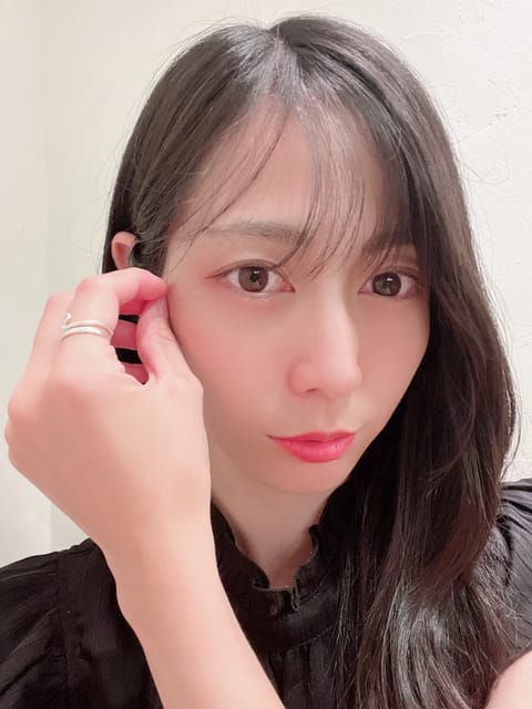 前髪伸びてきたなー
切るか、伸ばすか悩む😕
どっちがお好きですか？🩷