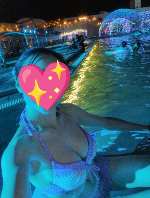 こんばんは〜✨️
先日ナイトプールに行ってきました👙
みんなビキニでかわちい💗

今日は23:00〜翌2:00大須にいま