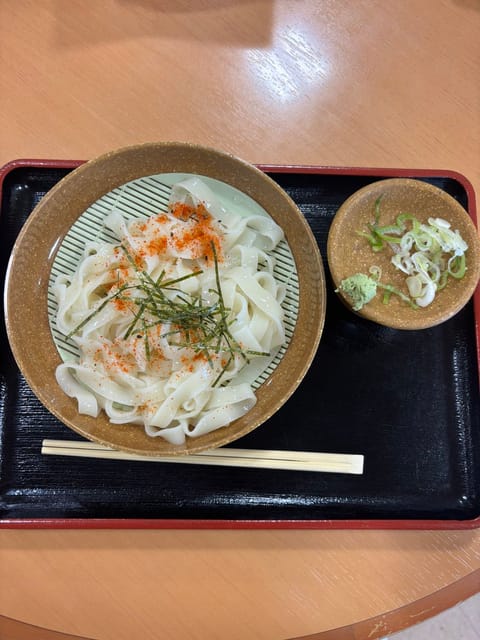 岐阜のSAでランチ🤤
これから富山の友達達とBBQする為に愛知→富山に移動中🚗³₃
なのに今日は雨☔️( つω;｀)

