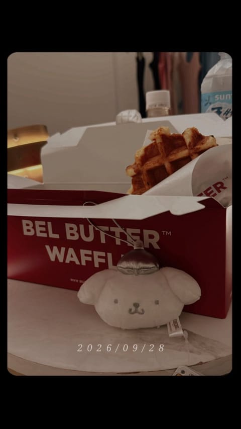帰宅してご飯食べて寝落ちしてこんな時間！
おすすめ漫画布教してもらったからよむぞー！
昨日の夜に食べたいっていったワッフ