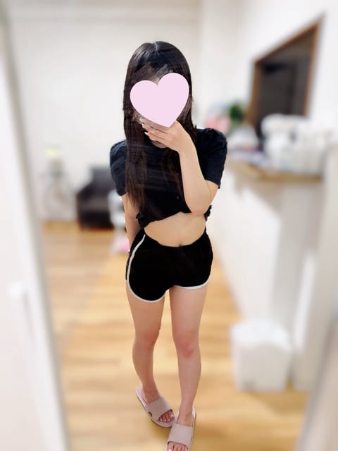 またまた🧊してた😿忙しくて投稿遅くなってすみません😭
本日25時まで❣️今週は出勤最後です❣️
ふうかとイチャイチャして