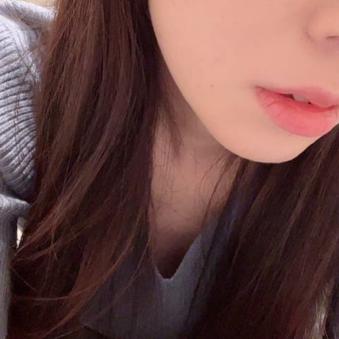 こんばんは。若月です。
8月19日も24時から天六でお待ちしております🙇‍♀️

暑い日はまだまだ続きますが、夜の深いう