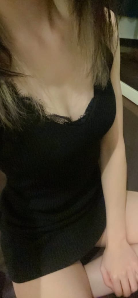 こんばんは☺️本日3時までいます🫶
よろしくお願いいたします🥰
昨日久々にお昼に外出たらポッカポカで気持ちよかった〜🌸