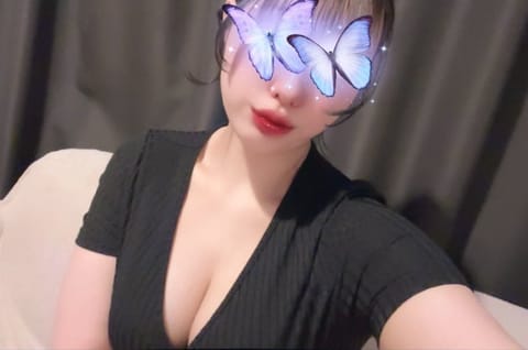 本日15時までいます❣️

今日はお外暖かくて春だなって
感じして嬉しい🌸🐣

お花見とか行きたいな🍒

朝早くからすず