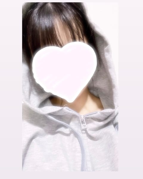 夏でも着ちゃうくらいすきなパーカー🥰

少しあいだが空いてしまいましたがみなさんいかがお過ごしでしょうか？
私は夏風邪を