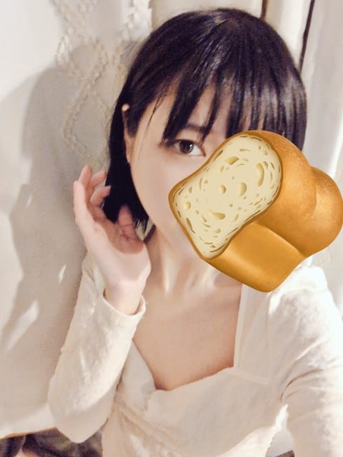 最新の出勤情報です✨
3/7（金） 13:00〜4:00 神楽坂ルーム
3/8（土） 13:00〜4:00 門前仲町ルー