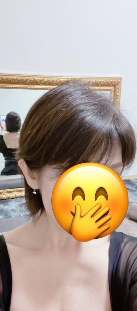 髪切った
ショートにした

新しい髪型でラフフェスへ
最推し芸人のランジャタイが
やっと、やっとコンビ揃って来阪！
やっ