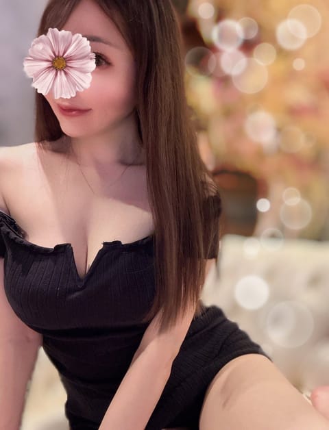 本日銀座ルームに急遽出勤しました🧸💓
ご予約ありがとうございます🥺💓
15時〜ラスト1枠ご予約お待ちしてます🥰

昨日は