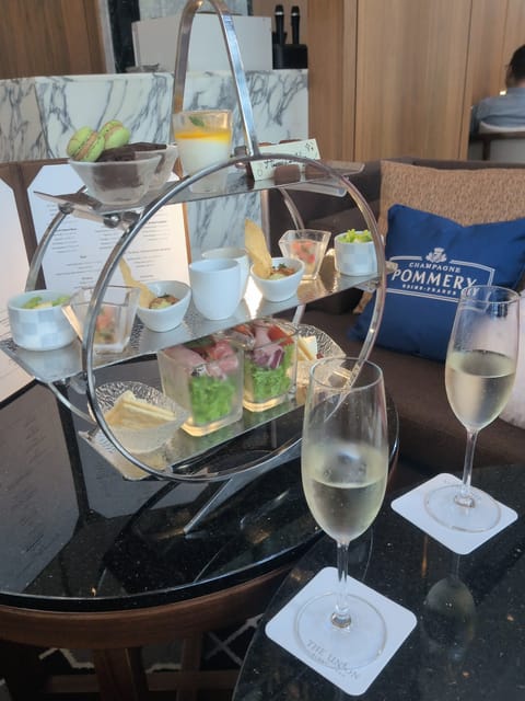 みなとみらいの花火に行ってきたよん🎇
その前にせっかく浴衣を着たので酒飲み用アフタヌーンティー？に(՞>‎⩊<՞)👍🏻

