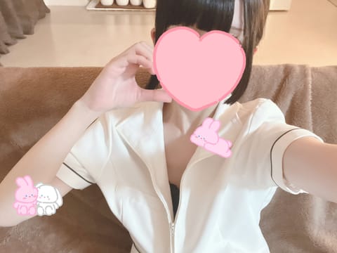 本日遅くまでありがとうございました🩷
寒い中会いに来てくれたお客様方🥹🍀
嬉しかったです꒰՞> · <𓈒՞꒱
月に1.2