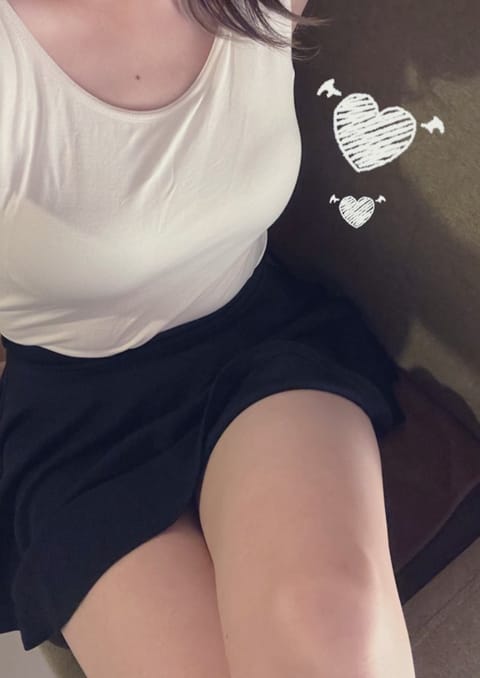 ナツ出勤しました🌻

台風すっかり通り過ぎて中目黒も華金で賑わってます！
朝から満員電車で通勤お疲れ様でした🤕

今日の