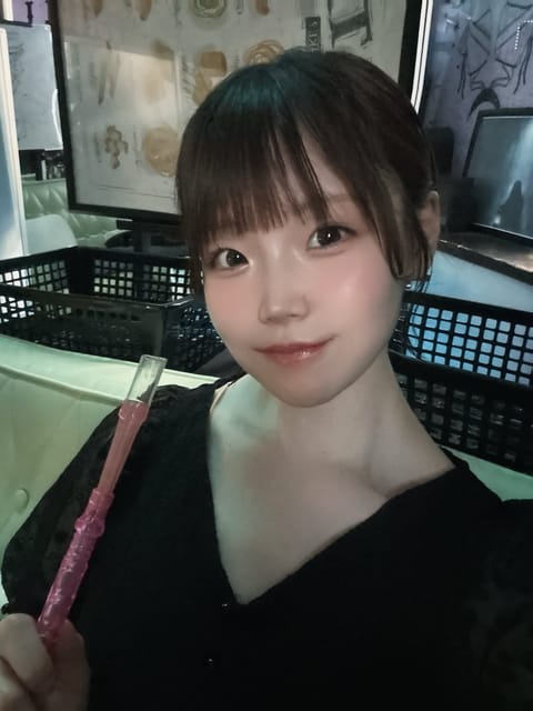 あまり知られてないけど実はシーシャが好きでたまに吸ってるんだ😚🫧
大体1人で読書してる📖🐿

今は「世界99」を時間かけ