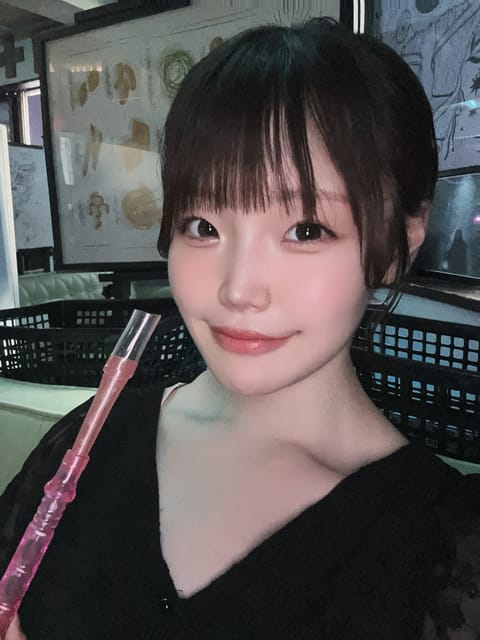 あまり知られてないけど実はシーシャが好きでたまに吸ってるんだ😚🫧
大体1人で読書してる📖🐿

今は「世界99」を時間かけ