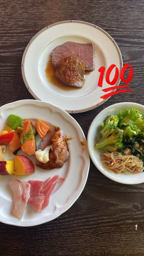 美味しいバイキング食べました♡
お肉めっちゃ美味しかった〜