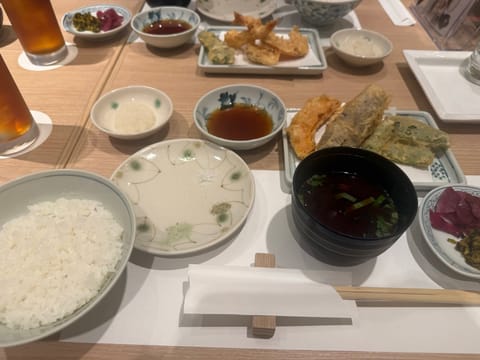 ダントツで米派🍚
チキン南蛮、お米にしかピント合ってなくてなんか笑える🤭🩷
