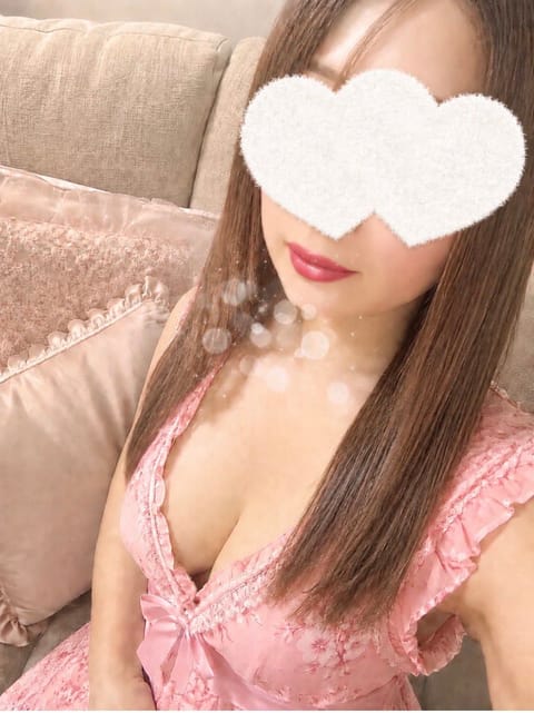 こんばんは✨
本日は
雨で足元の悪い中ご来店くださったお客様ありがとうございました🌹
比較的に施術中は気持ち良くなって寝
