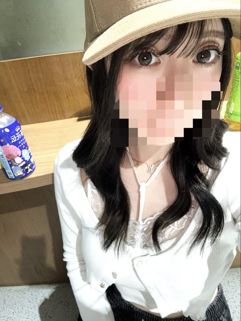 髪の毛暗くしました𛰙᭜𖫴𖫰𖫱𖫳𖫲𖫲𖫳𖫴𖫰𖫱꛰ ᭜𖫴𖫰𖫱𖫳𖫲𖫲𖫳𖫴𖫰𖫱꛰ʕᨦ🖤
沢山お話しましょ〜！
おしゃべりだーいすき