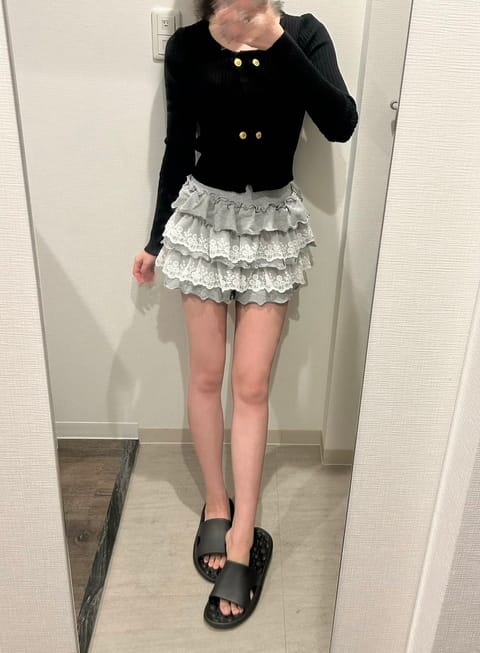 出勤しました😖💗
お久しぶりです(*^^*)れなです！

身長高くて細い！スタイルいい！ってよく褒めてもらえるから全身写