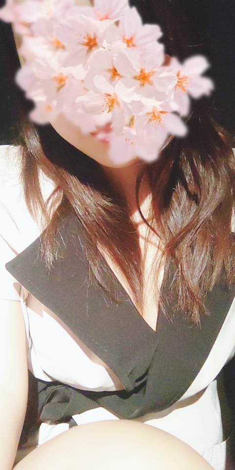 怪我してて半月以上出勤してませんでした🙇🏻‍♀️
今日は17時までいます