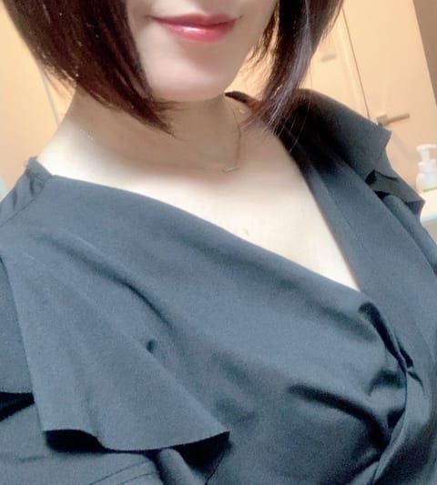 皆さまこんにちは♪

昨日出勤をあげたにも関わらず
本日もすでにご予約で満枠になり
感謝しています✨

ご予約出来なかっ