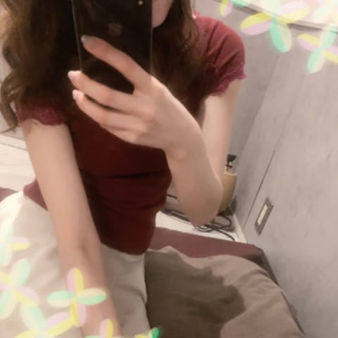 本日、13:00〜19:00出勤です✨
新橋店の方に向かってます(*´-`)
予約の問い合わせお待ちしてます💓