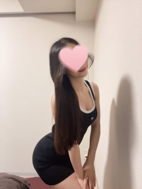 出勤しました〜🤍
21時まで空いてます🈳
今日は寒いのでぜひ密着トロトロマッサージで癒されて下さい〜🍯