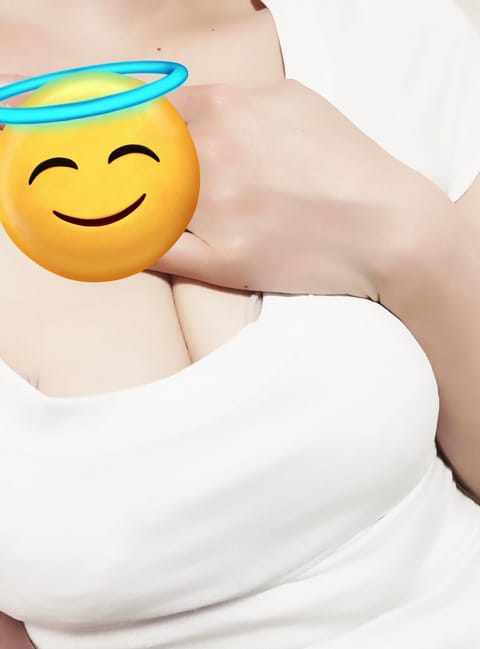 今日は武蔵小杉ルームに出勤中👼🏻🩷

ひめ昨日美容室行ったから、今日は新しい髪色だよ🫶🏻︎🩵🫧
とっても綺麗な色だから見